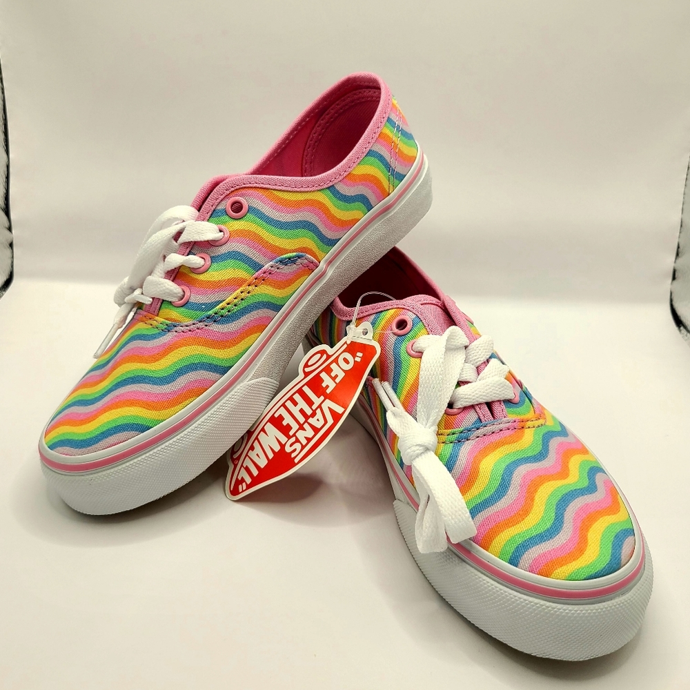 Vans Youth Girls Size 2Y Sneakers Wavy Begonia Rainbow Pink Waffle New Kid Shoes